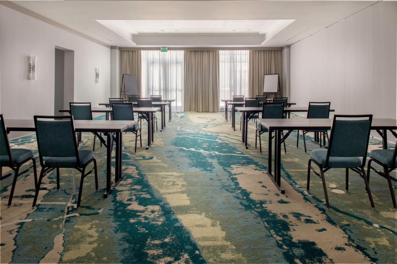 คอร์ตยาร์ด เจคิลล์ ไอส์แลนด์ Hotel เกาะเจคิลล์ ภายนอก รูปภาพ